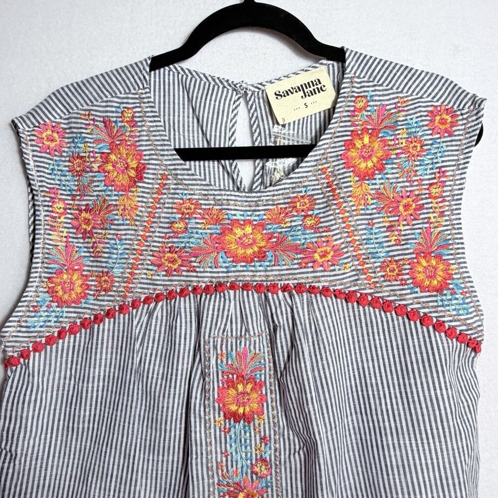NEW Savanna Jane Blue White Striped Lucky Lane Floral Embroidered Top Size S - Picture 4 of 12
